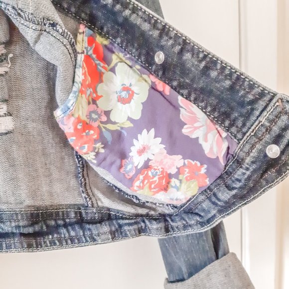 Vanity Distressed Jean Jacket - Picture 4 of 4